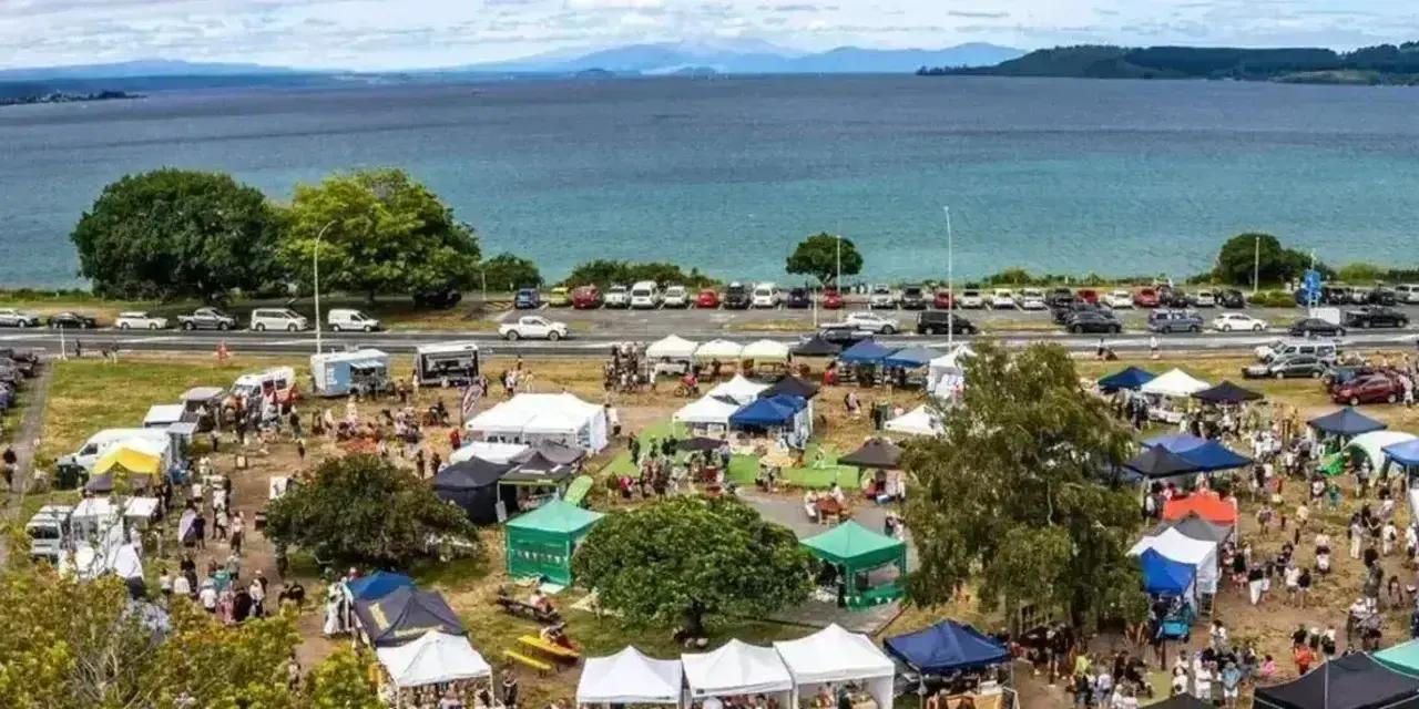 Market Central Taupō: Sunday Lakefront Market
