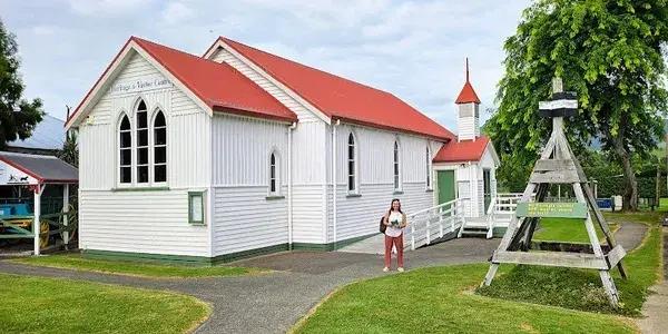 Pirongia Heritage and Information Centre: Te Whare Taonga o Ngaa Rohe o Arekahanara