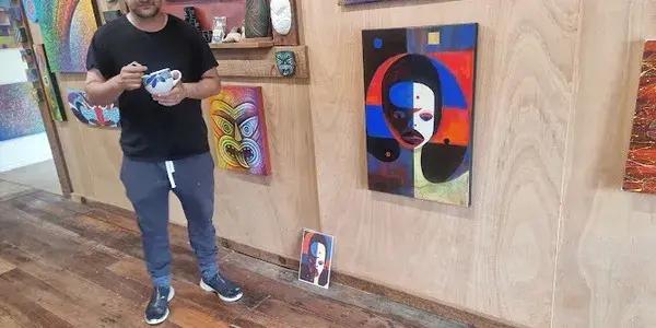 The Red Shed, Karamaha