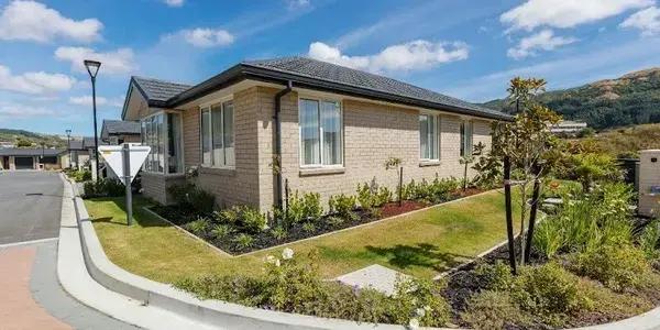 Summerset on the Landing is a standout choice among retirement villages in Porirua, located in the sought-after Kenepuru Landing subdivision of Kenepuru, Porirua, Wellington