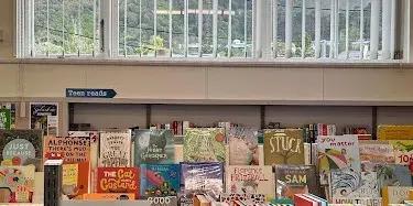 Khandallah Library | Tari-kākā