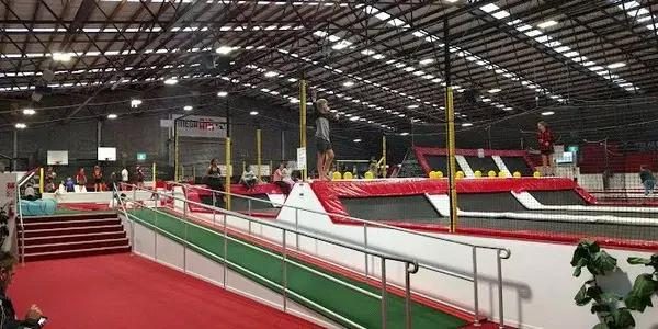 Mega Air Trampoline Arena